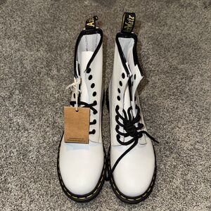 Size 9 Women’s Dr Martens 1460 Boot White